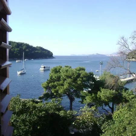 Old Town Bay Sea View 챠브타트